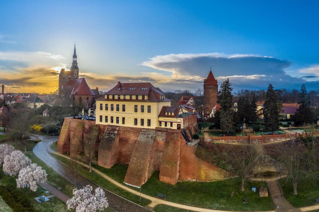 Ringhotel Schloss Tangermünde Extérieur photo