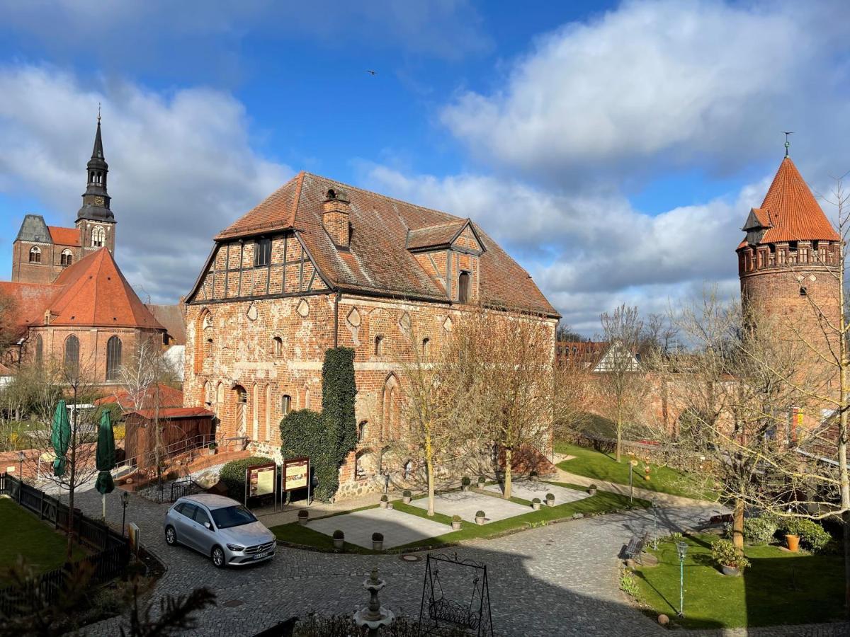 Ringhotel Schloss Tangermünde Extérieur photo